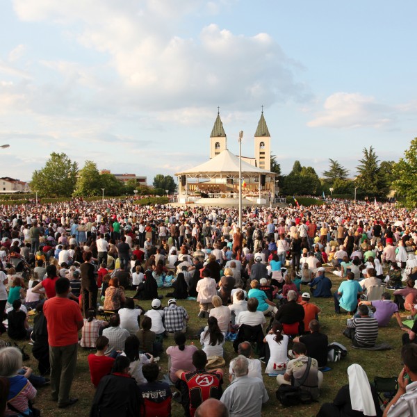 Seit über 35 Jahren pilgern Millionen von Menschen aus aller Welt zum Gnadenort Medjugorje.