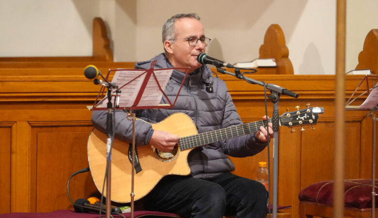 Vom Heavy Metal zum Lobpreis: Ein Gebetsabend mit Roland Patzleiner in Wien