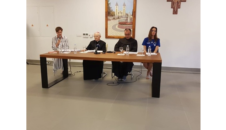 Pressekonferenz Erzbischof Henryk Hoser zum Jugenfestivals
